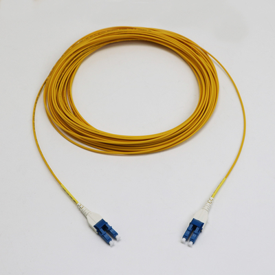 Uniboot LC Fiber Jumper 1M LC UPC zu LC UPC Einzelmodus G657.A1 BiegenInsensible 2mm LSZH Niedriger Verlust 0,15dB Fiber Patch Cord
